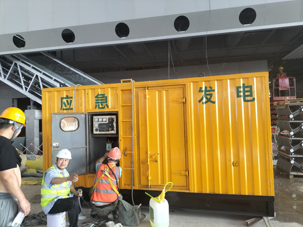 塔城怎样判断空气滤清器是否需要更换？