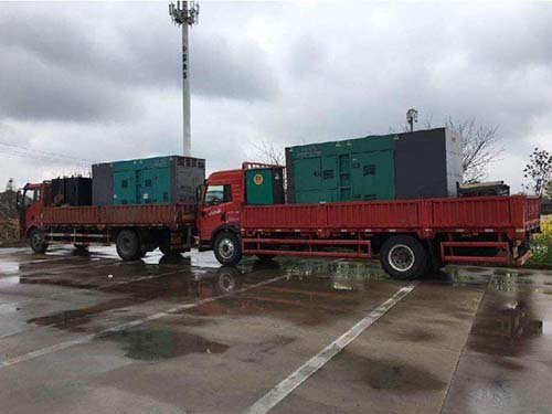 塔城涂抹密封胶后，需要等待多长时间才能安装水冷式机油散热器密封件？